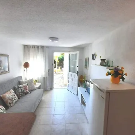 Quaint Ground Floor With Pool Lb1 Apartment Torrevieja