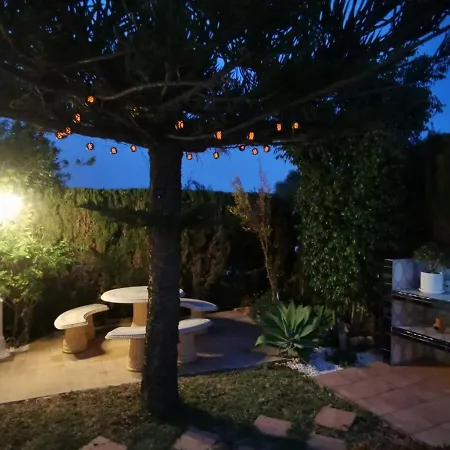 Quaint Ground Floor With Pool Lb1 Apartment